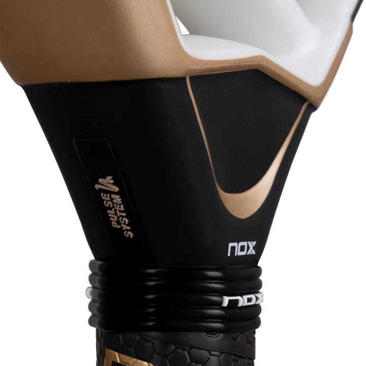 Pala NOX AT10 Genius 18K Alum. 2026 by Agustín Tapia